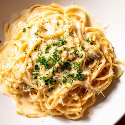 Creamy Three-Cheese Spaghetti