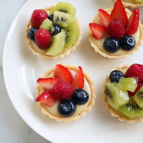 Mini Fruit Tartlets Circle
